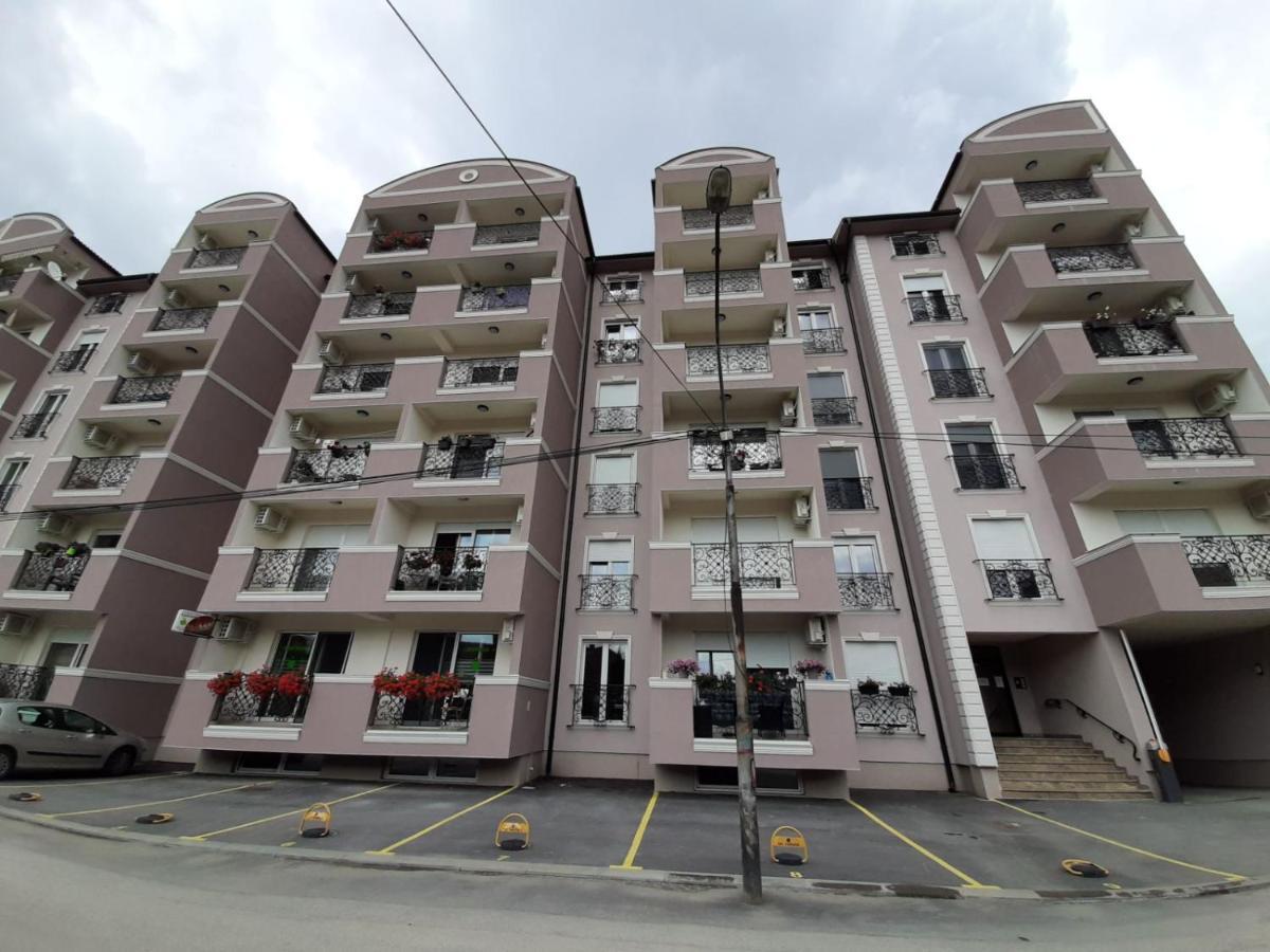San Apartment Cacak Exterior photo