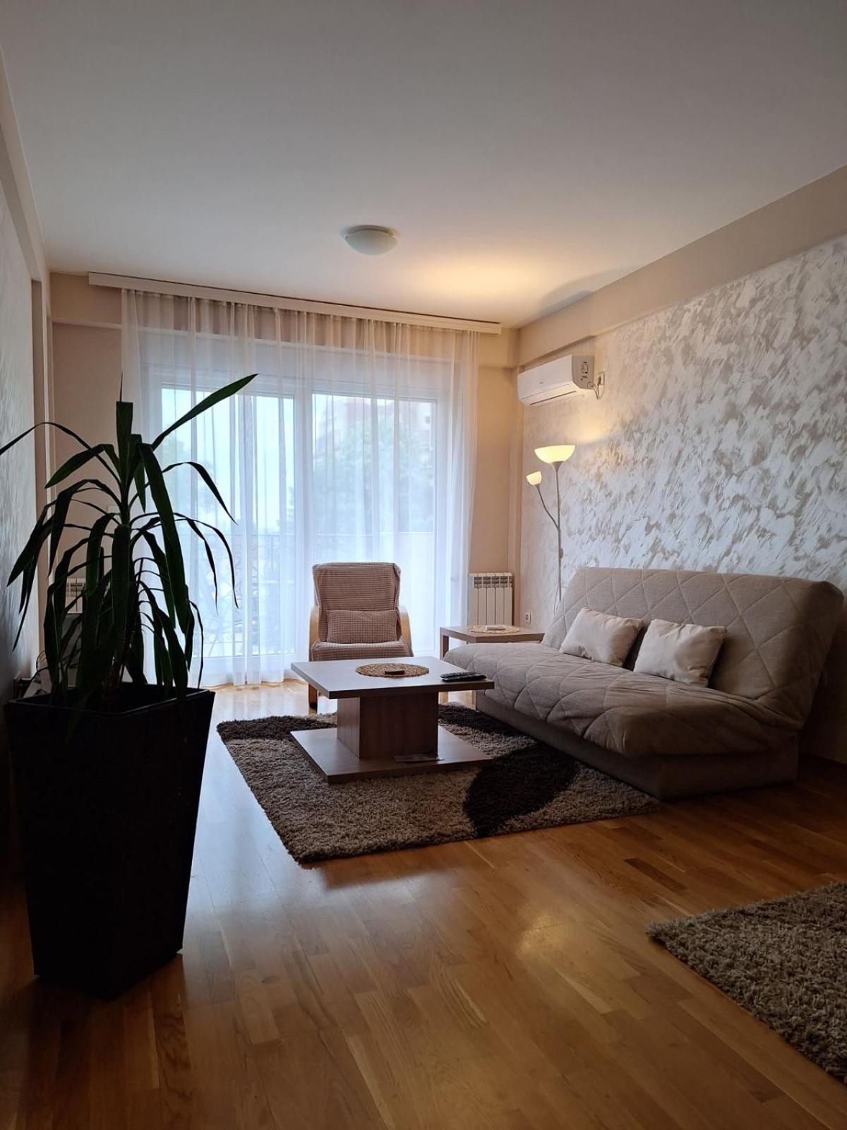 San Apartment Cacak Exterior photo