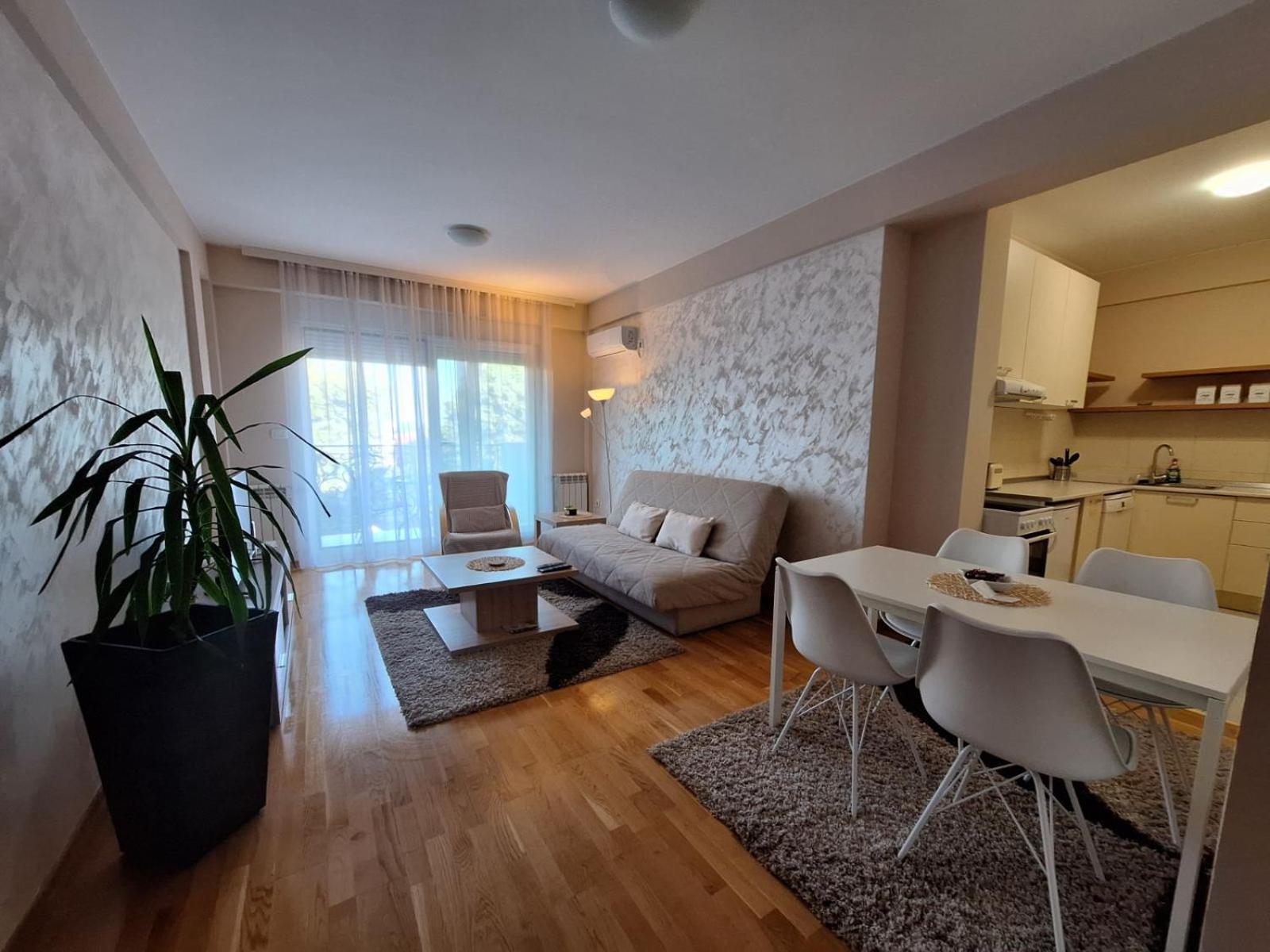 San Apartment Cacak Exterior photo