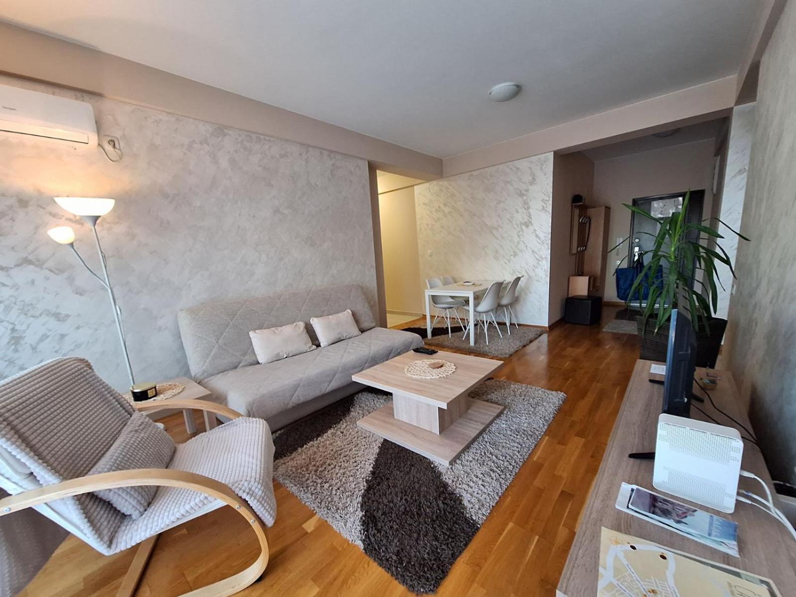 San Apartment Cacak Exterior photo