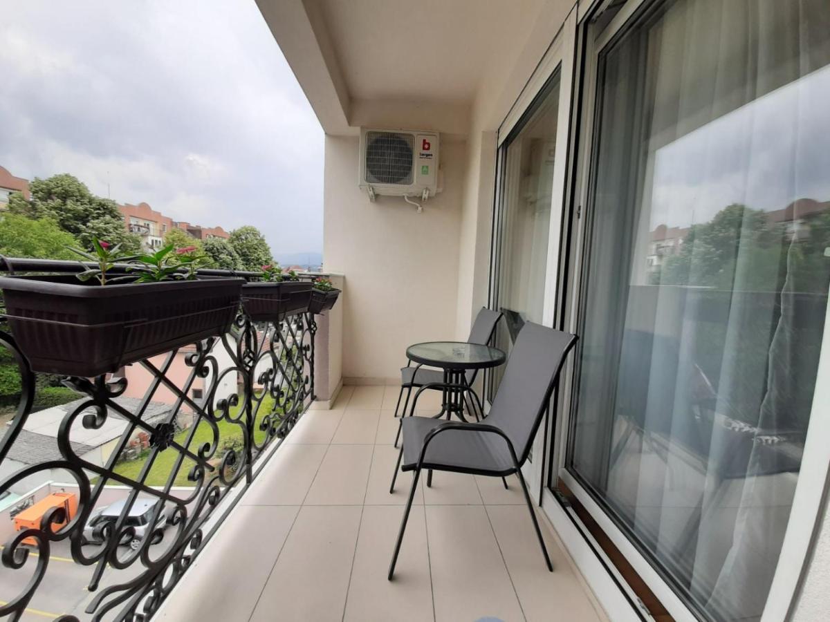 San Apartment Cacak Exterior photo
